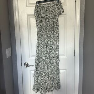 sleeveless maxi split leg